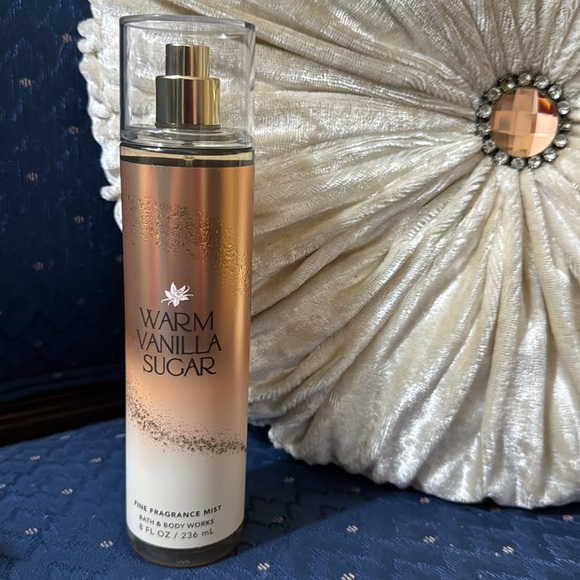 BATH & BODY WORKS SET. . . WARM VANILLA SUGAR SCENT - Picture 3 of 6